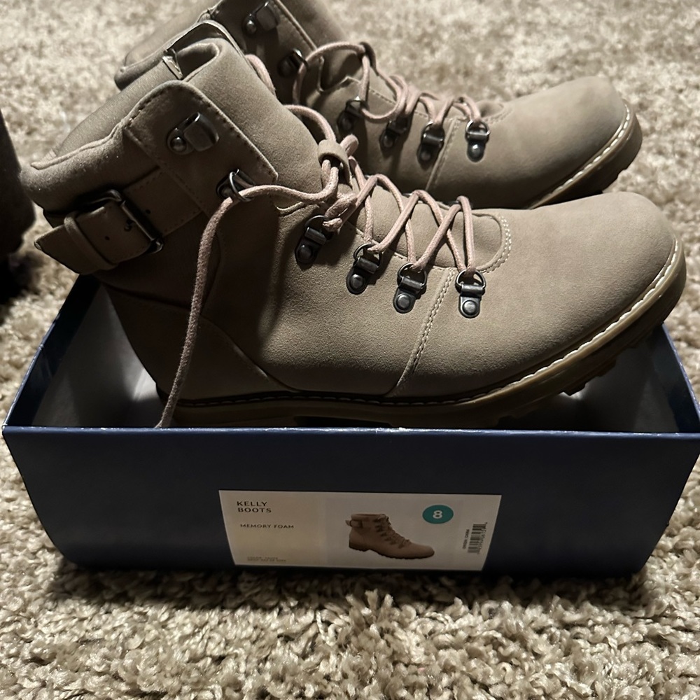 Universal Thread Kelly Boots - Picture 8 of 9